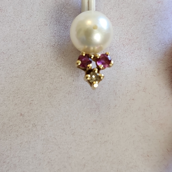 Ruby, pearl and diamond earrings in 18k gold. - Picture 10 of 10